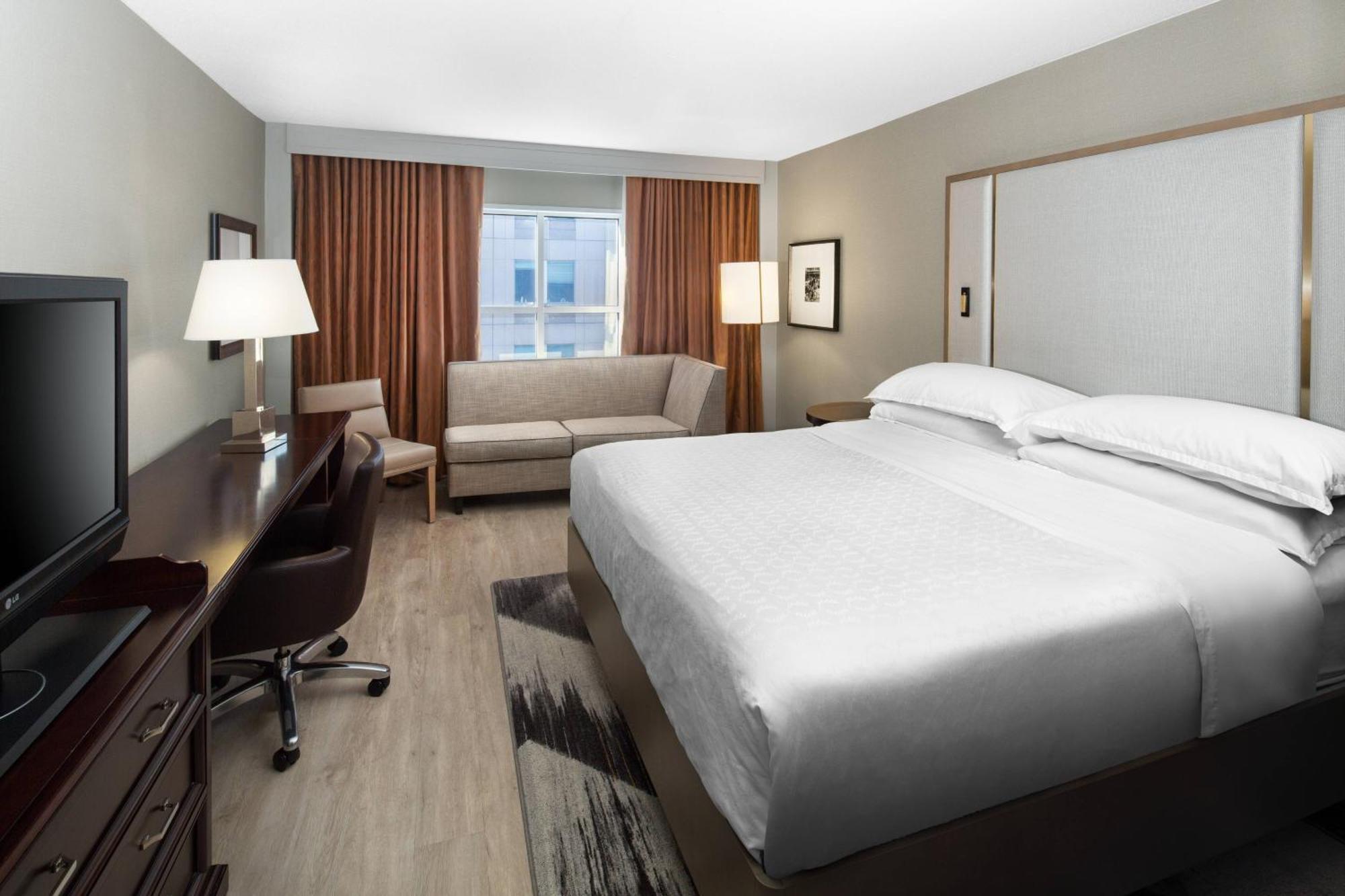 Sheraton Raleigh Hotel Exterior photo