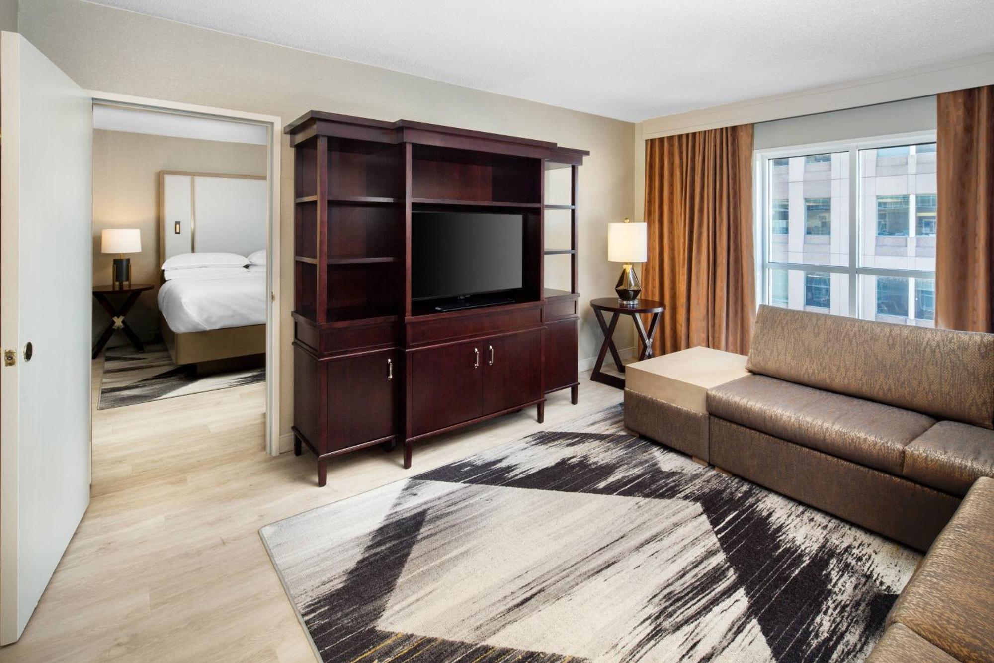 Sheraton Raleigh Hotel Exterior photo