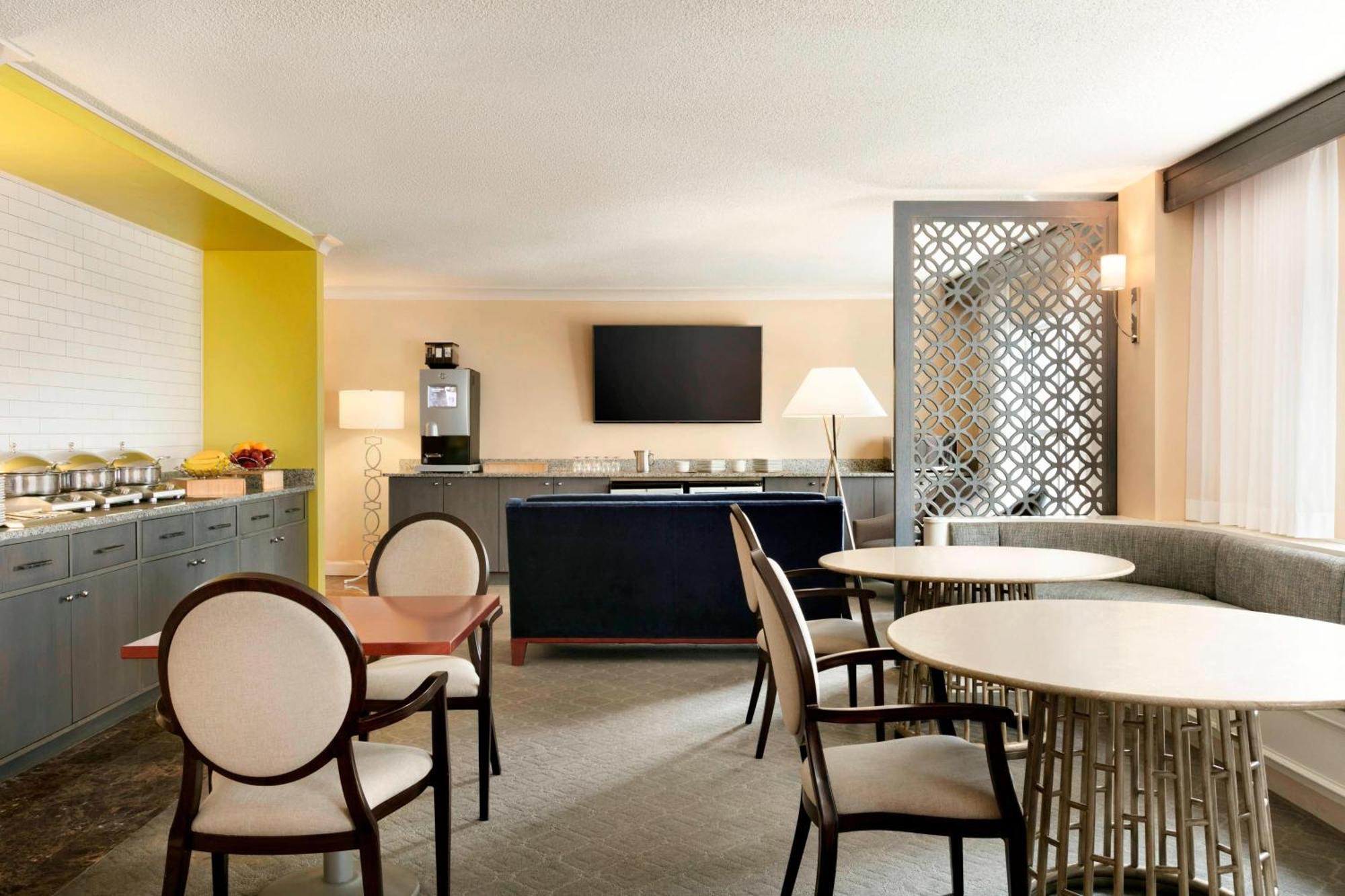 Sheraton Raleigh Hotel Exterior photo