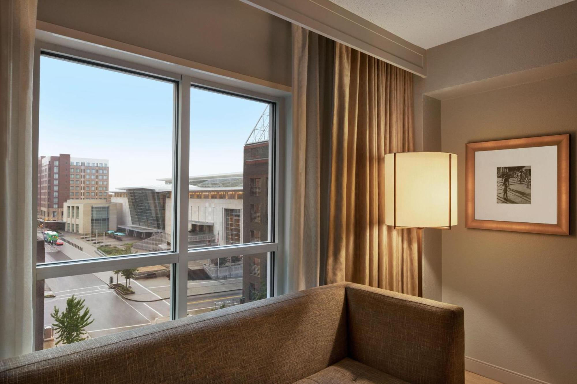 Sheraton Raleigh Hotel Exterior photo