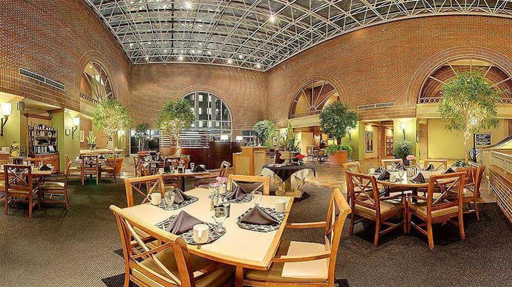Sheraton Raleigh Hotel Exterior photo